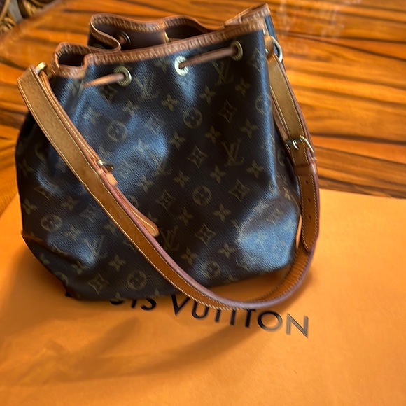 🌸Authentic Louis Vuitton🌸 Reasonable offers please 🌼 - Picture 2 of 16
